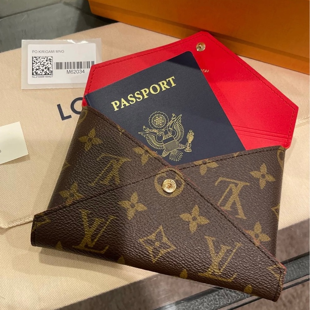 **sold***brand new Louis Vuitton medium kirigami pochette